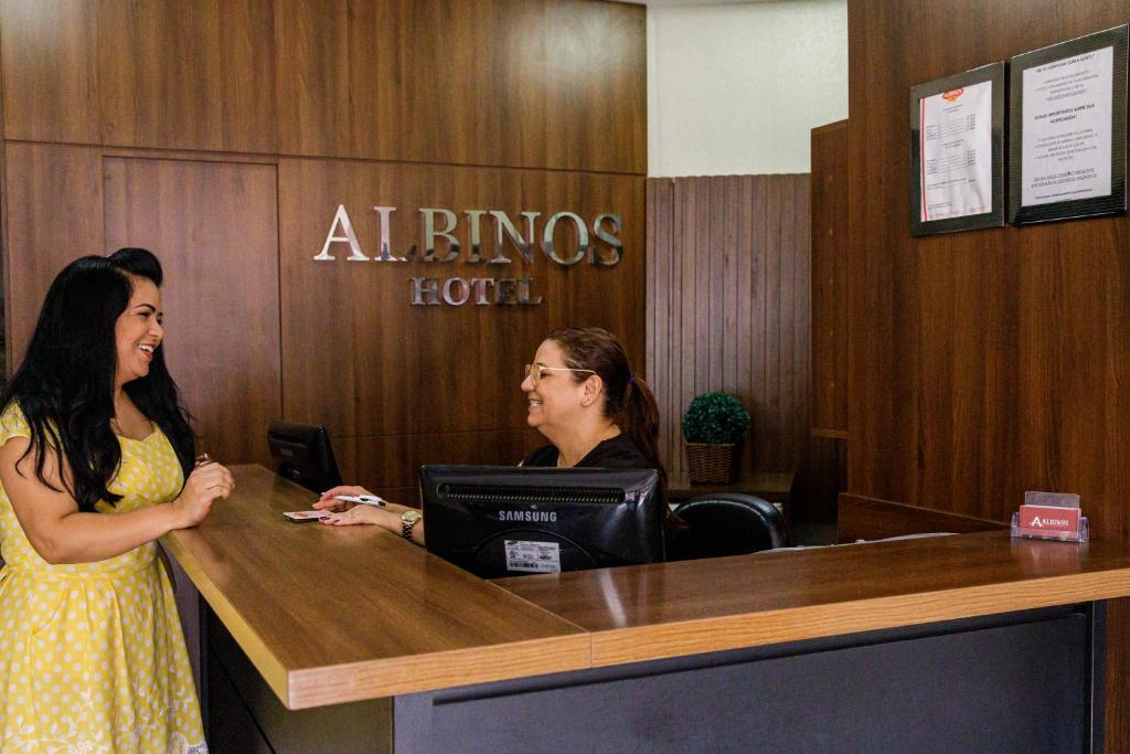  Hotel Albinos