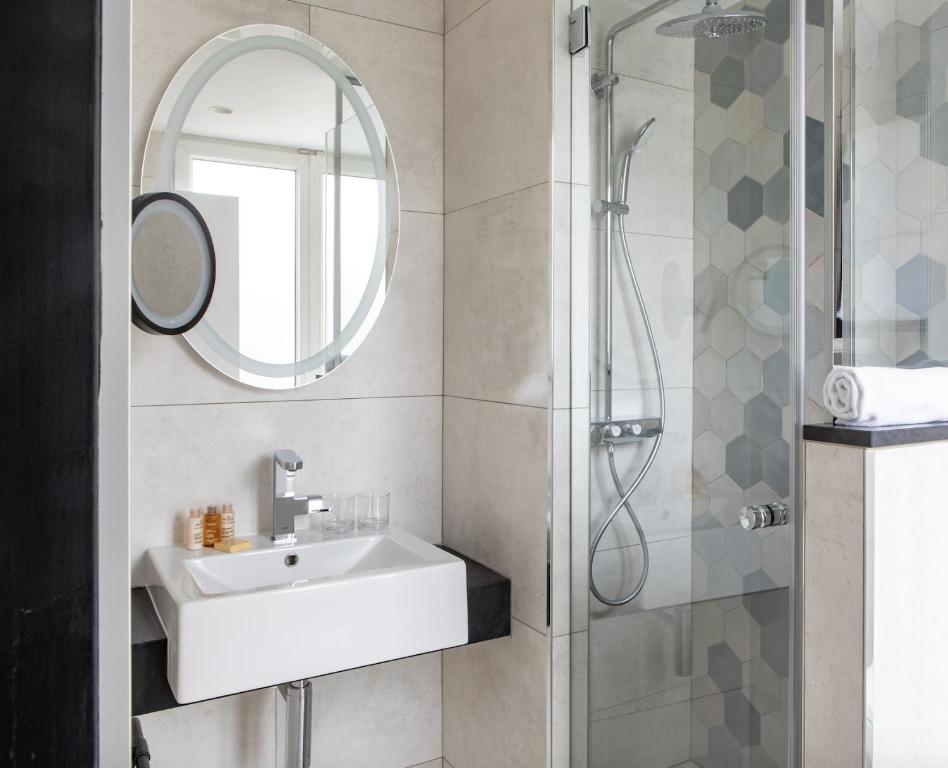 Maison Mère - Resim 2