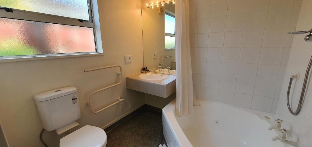 Rosewood Court Motel - Resim 17