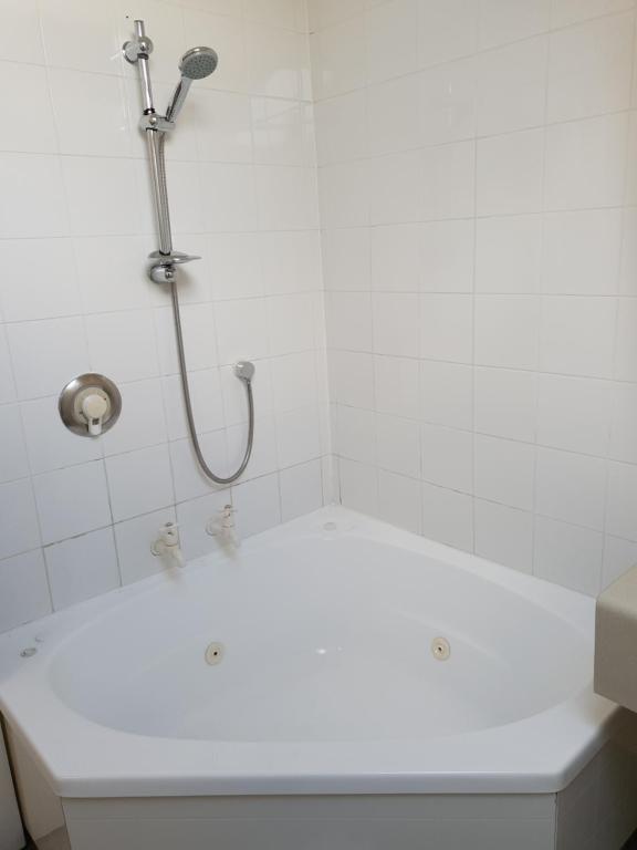 Rosewood Court Motel - Resim 14