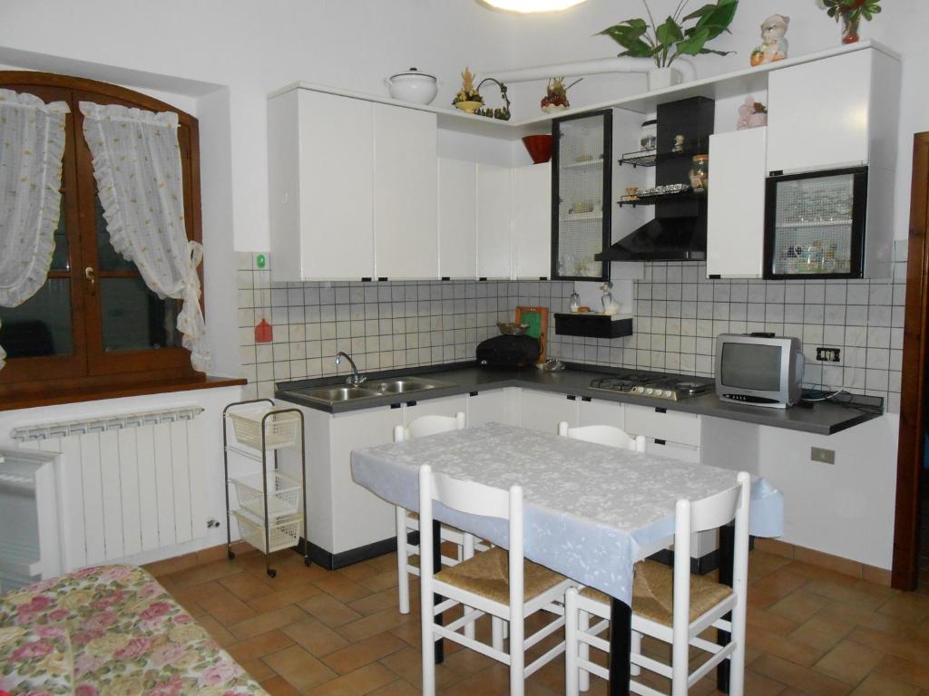 Kuchyň nebo kuchyňský kout v ubytování La Piaggiola degli Olivi