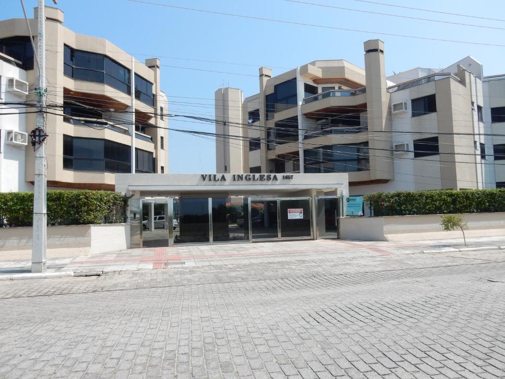  Apartamento - condomínio frente Mar
