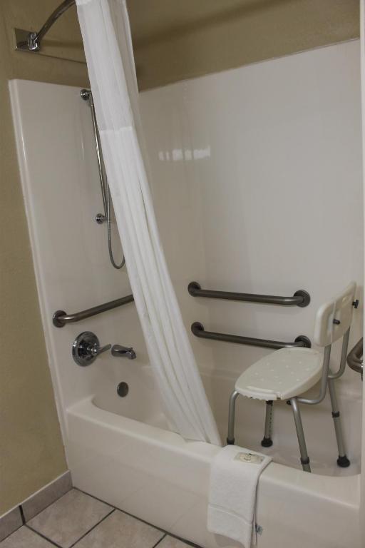 Quality Inn & Suites Terrell - King Room - Accessible/Non-Smoking