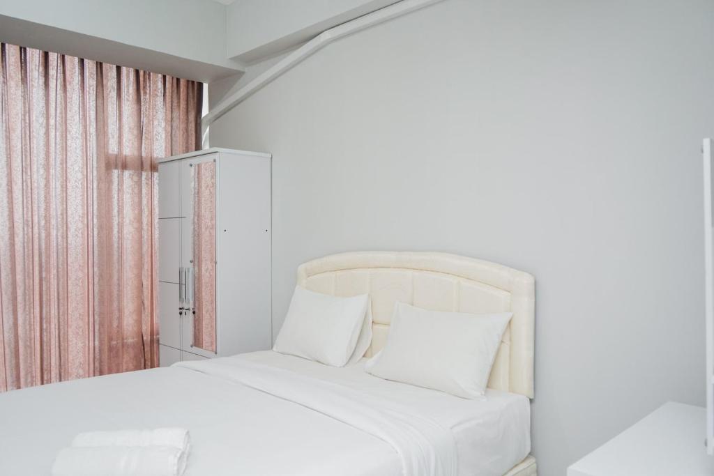 Fully Furnished Studio with Comfort Design Majestic Point Serpong Apartment By Travelio - Studio Apartment