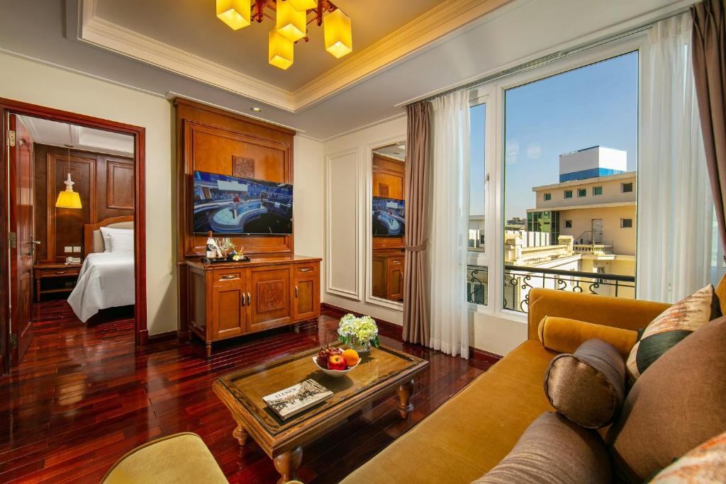 TV a/nebo společenská místnost v ubytování Hanoi Pearl Hotel