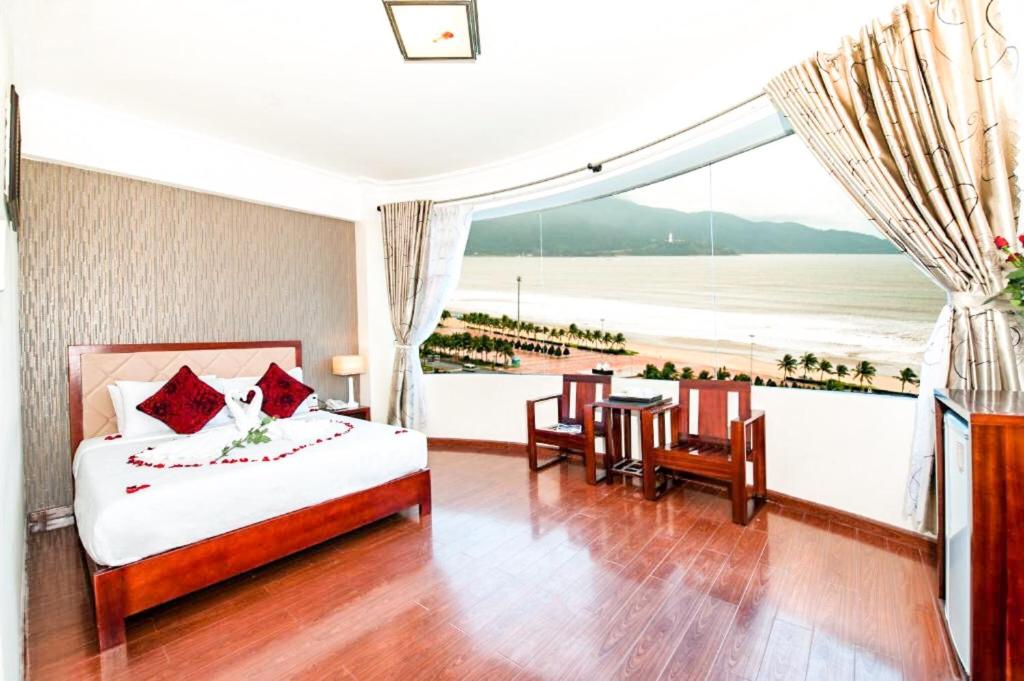 Trường Sơn Tùng 1 - Beautiful Beach Hotel