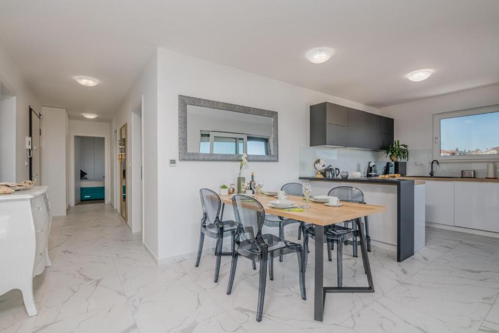 Prestige Apartments Joy