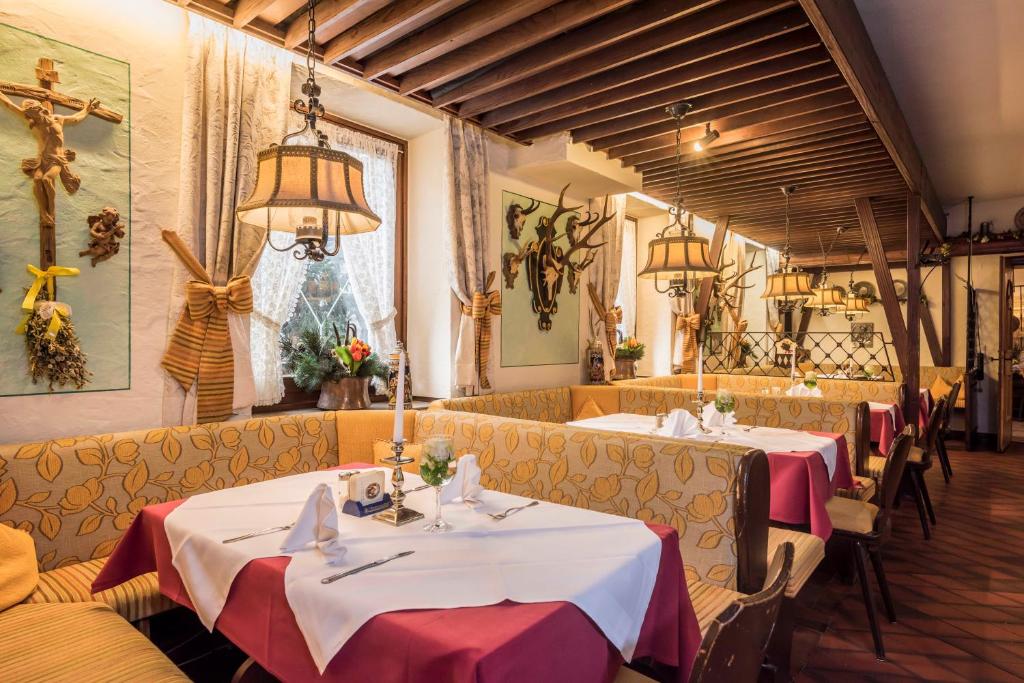 Restaurace v ubytování Gasthof Neuwirt