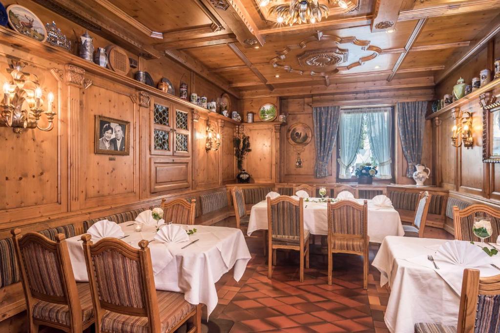 Restaurace v ubytování Gasthof Neuwirt