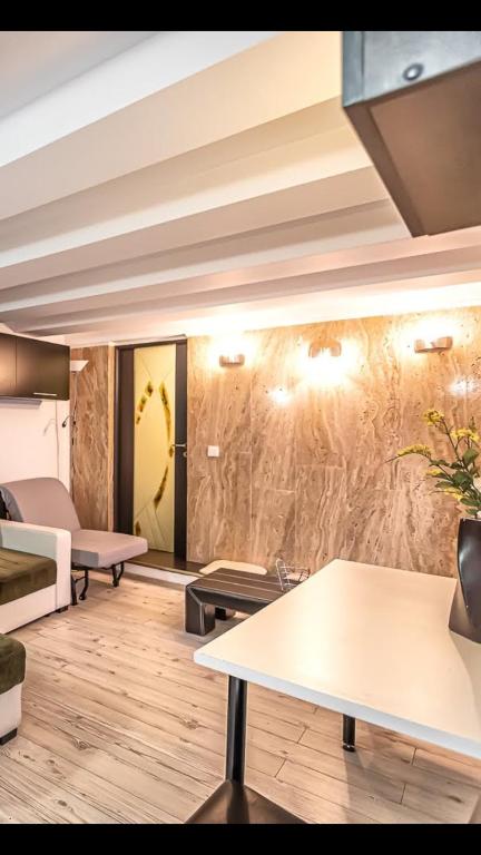 Piata Sfatului Central Confort - Resim 12