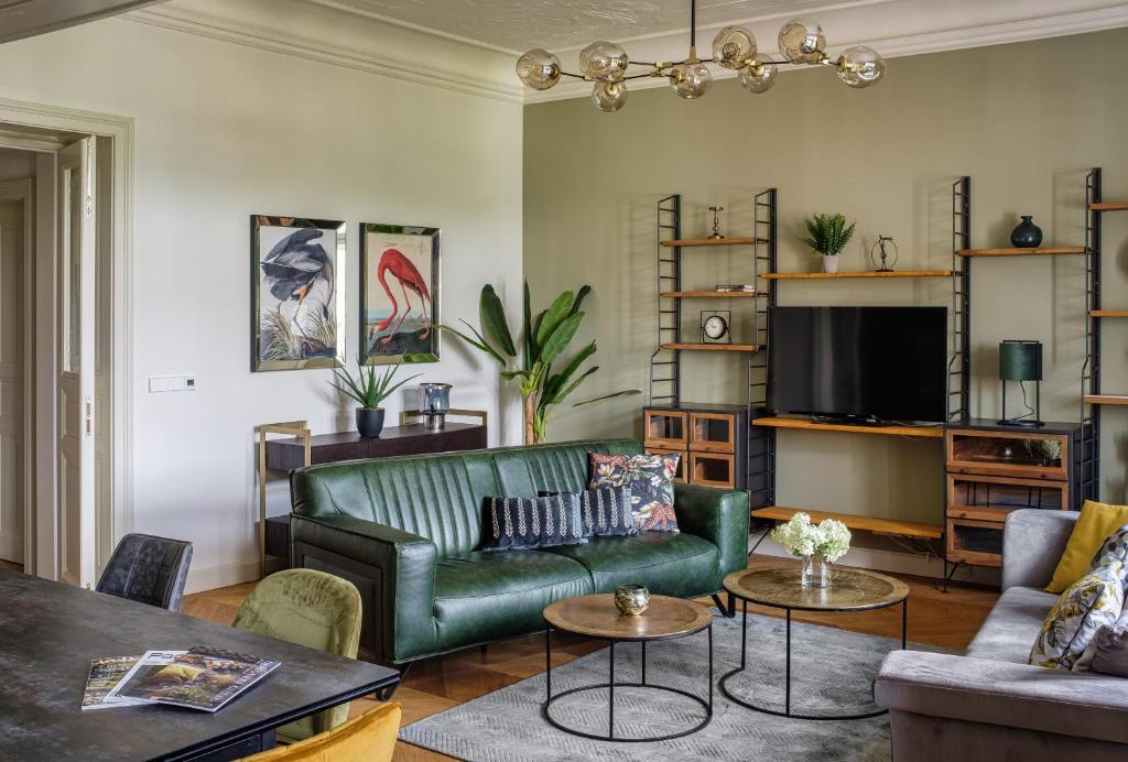 Część wypoczynkowa w obiekcie MN6 Luxury Suites by Adrez