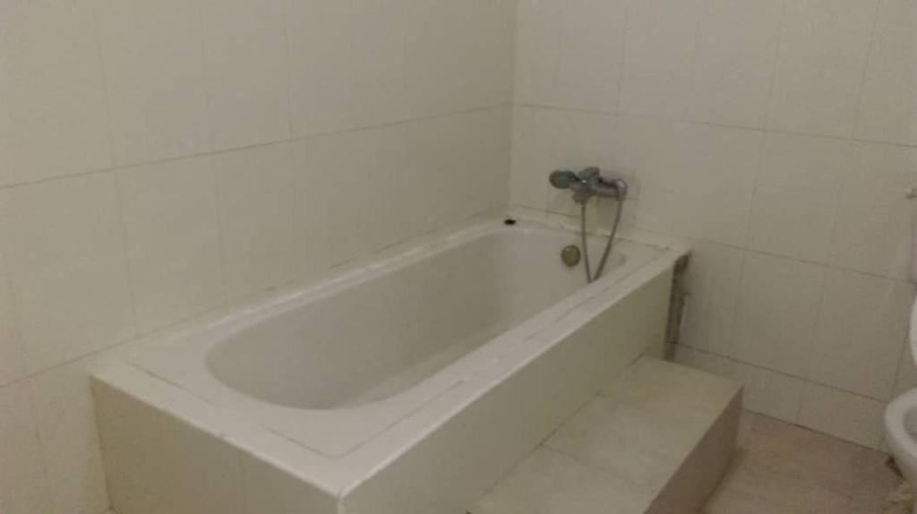 Gold7 Hotel tesisinde bir banyo