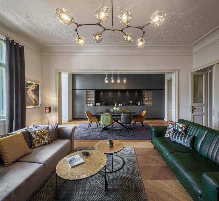 Część wypoczynkowa w obiekcie MN6 Luxury Suites by Adrez