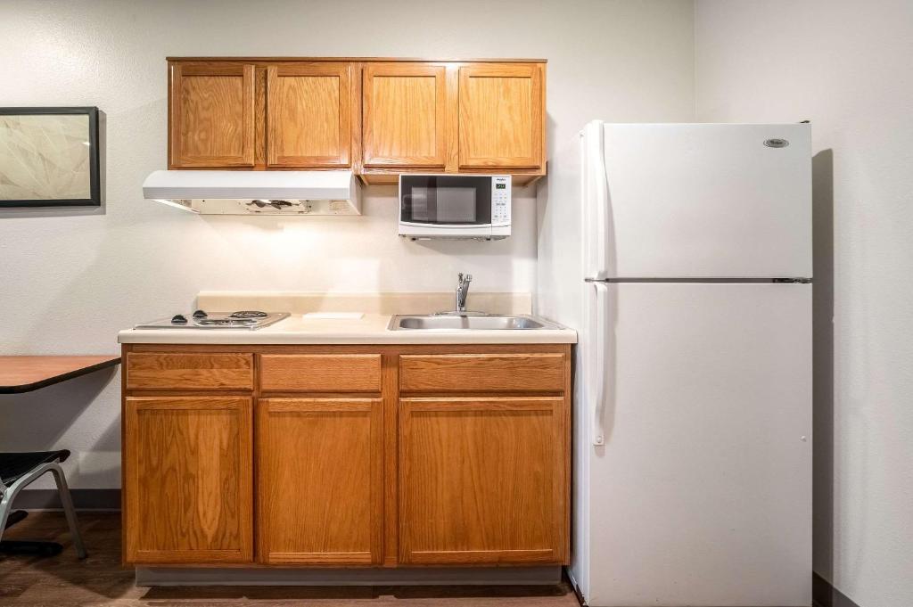 WoodSpring Suites Corpus Christi - 2つのダブルベッドを備えたダブルルーム - 非喫煙