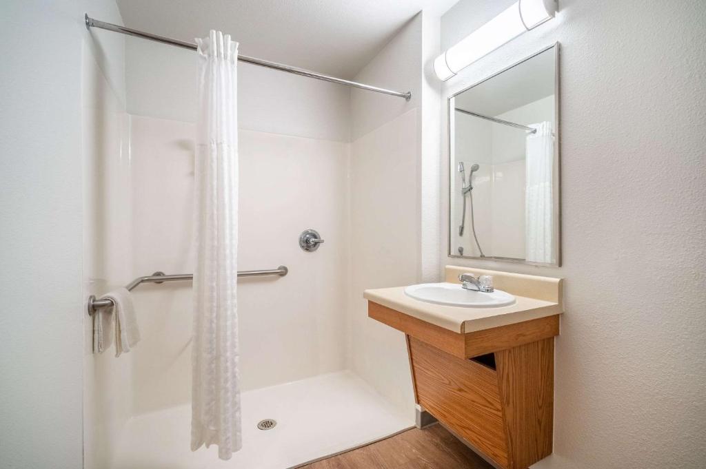 WoodSpring Suites Corpus Christi - 