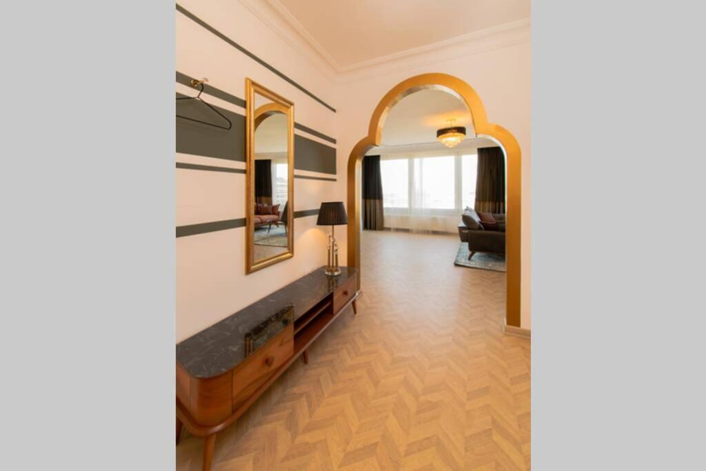 TV a/nebo společenská místnost v ubytování Charming Suite Bosphorus View