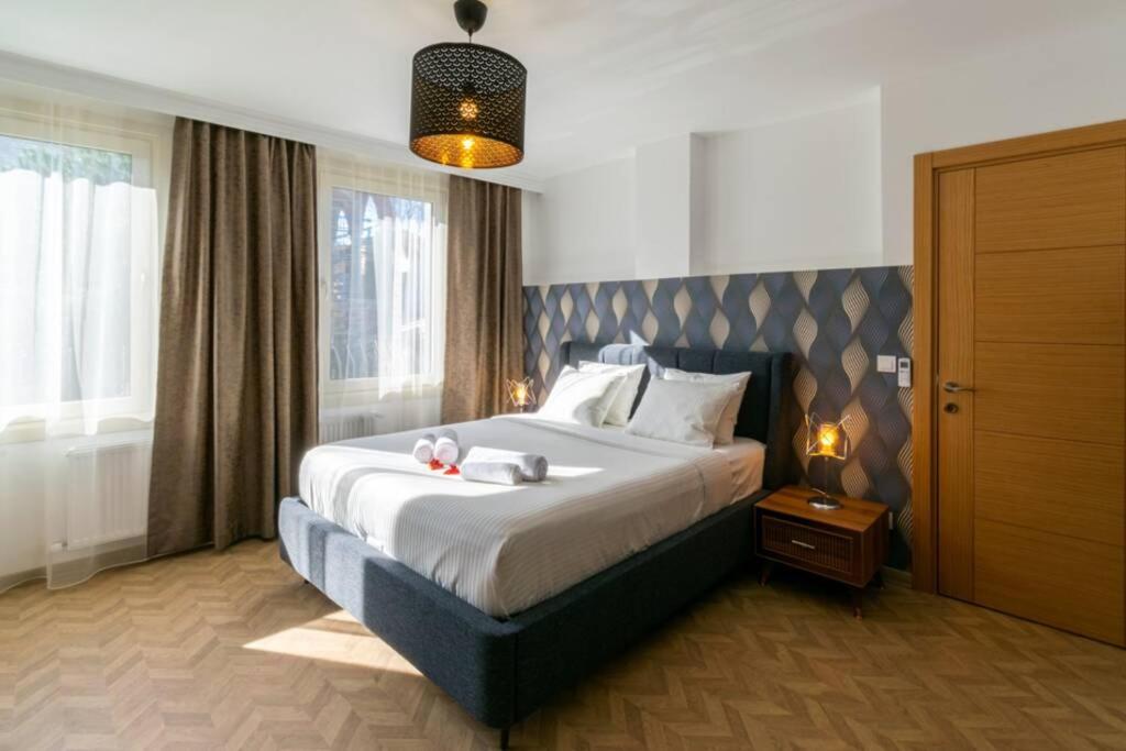 Postel nebo postele na pokoji v ubytování Charming Suite Bosphorus View