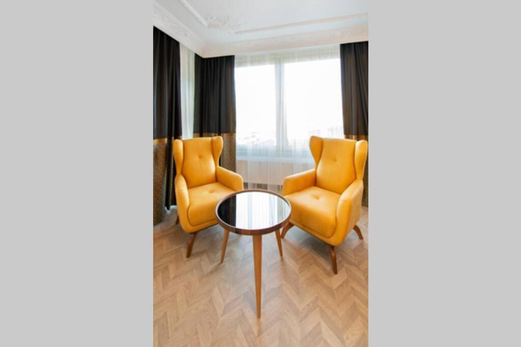 Posezení v ubytování Charming Suite Bosphorus View