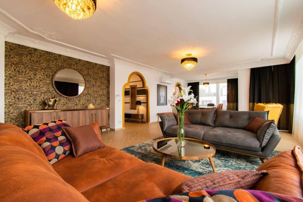 Posezení v ubytování Charming Suite Bosphorus View