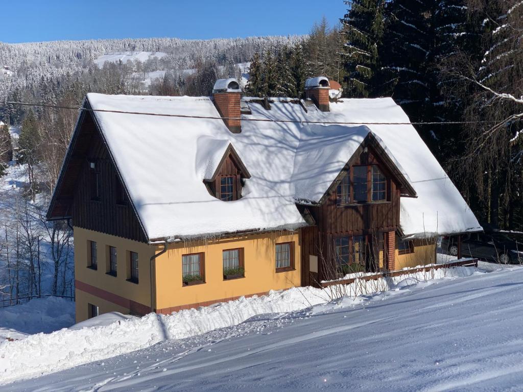 Chalet Jizerky v zimě