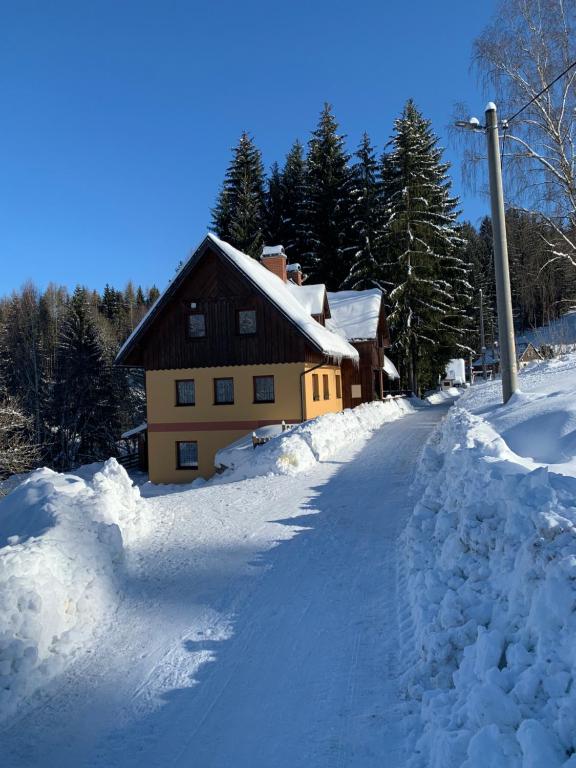 Chalet Jizerky v zimě