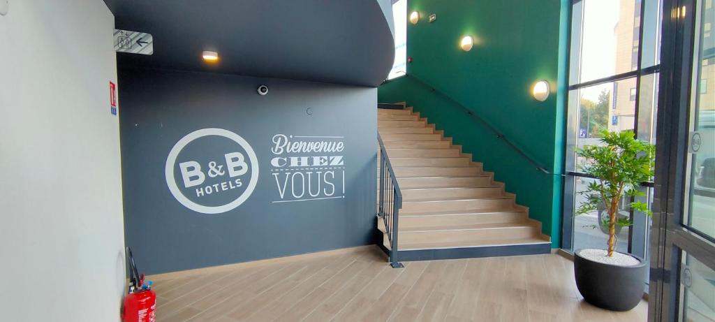 B&B HOTEL Nice Aéroport Arenas - Resim 15