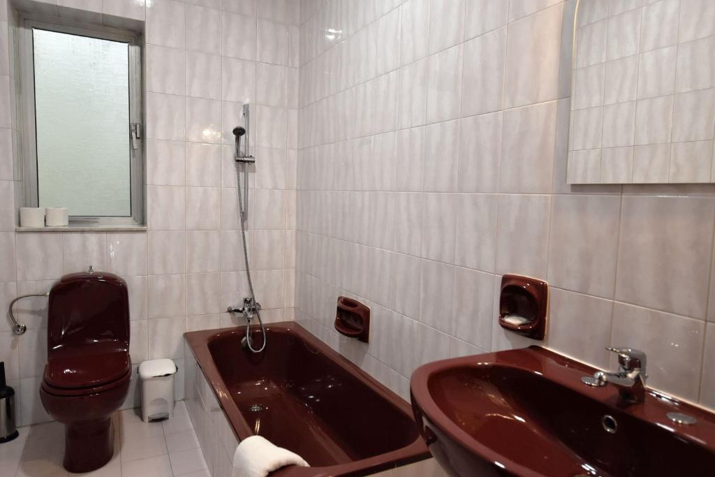 Koupelna v ubytování Bright and Spacious 2 Bedroom Apartment with Harbour View - 3