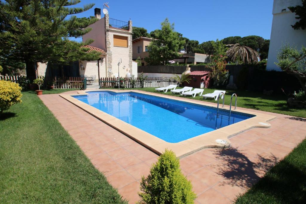 Bazén v ubytování Villa Cati nebo v jeho okolí