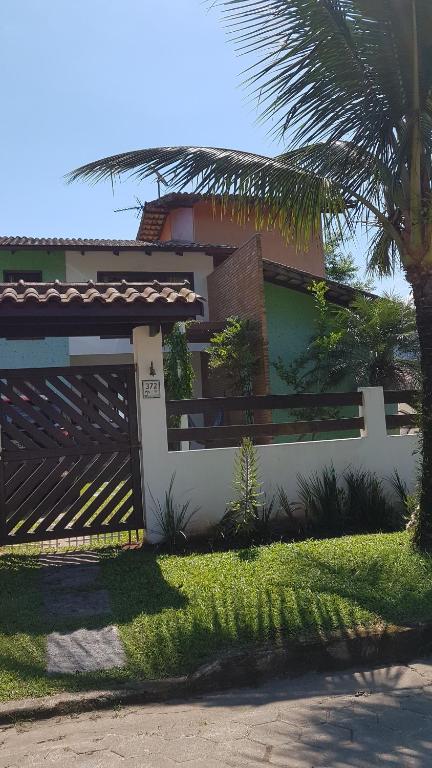  CASA DE PRAIA EM CONDOMINIO FECHADO