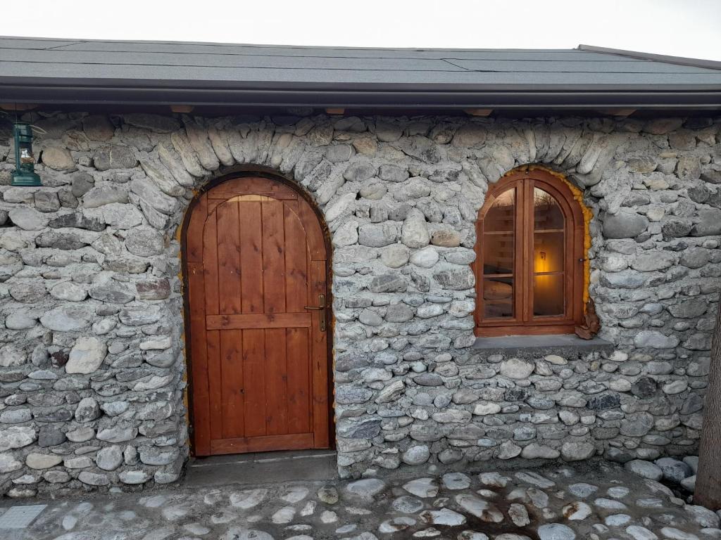 Windmill Shkodra Gesthouse Camping & Grill - 
