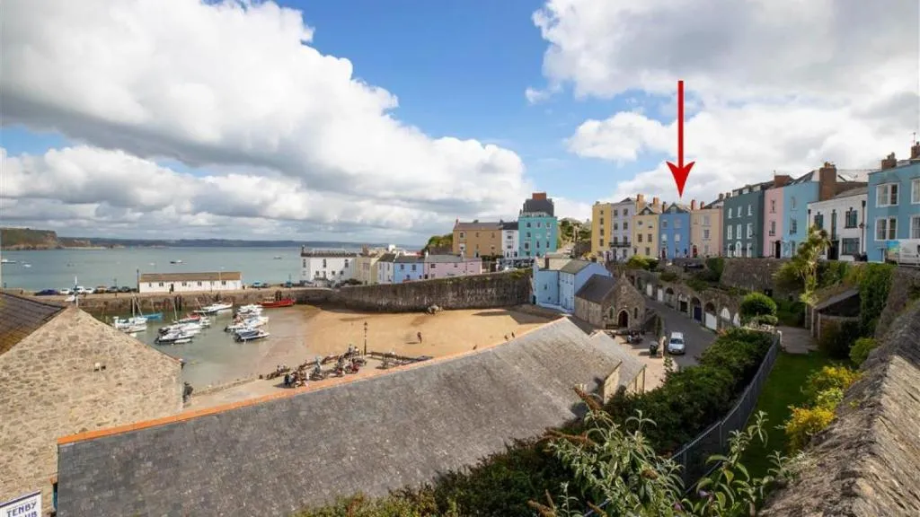Beauchief House 1, Tenby, United Kingdom