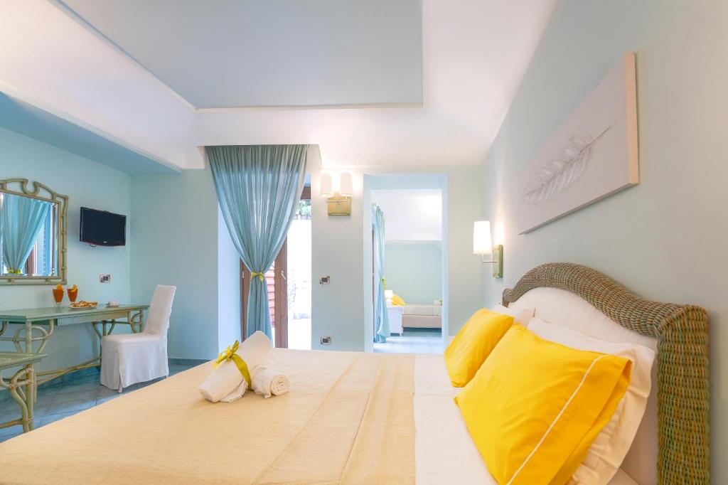 Łóżko lub łóżka w pokoju w obiekcie Hotel Myage