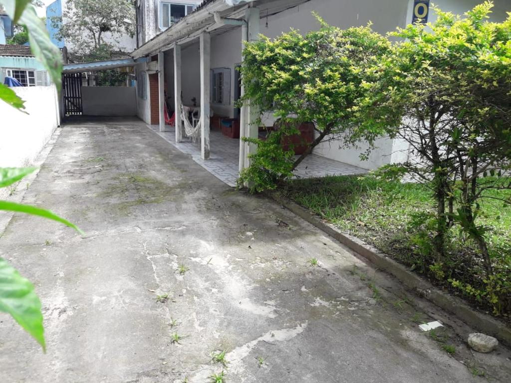 Casa de praia em Itapoá SC a 2 quadras da praia