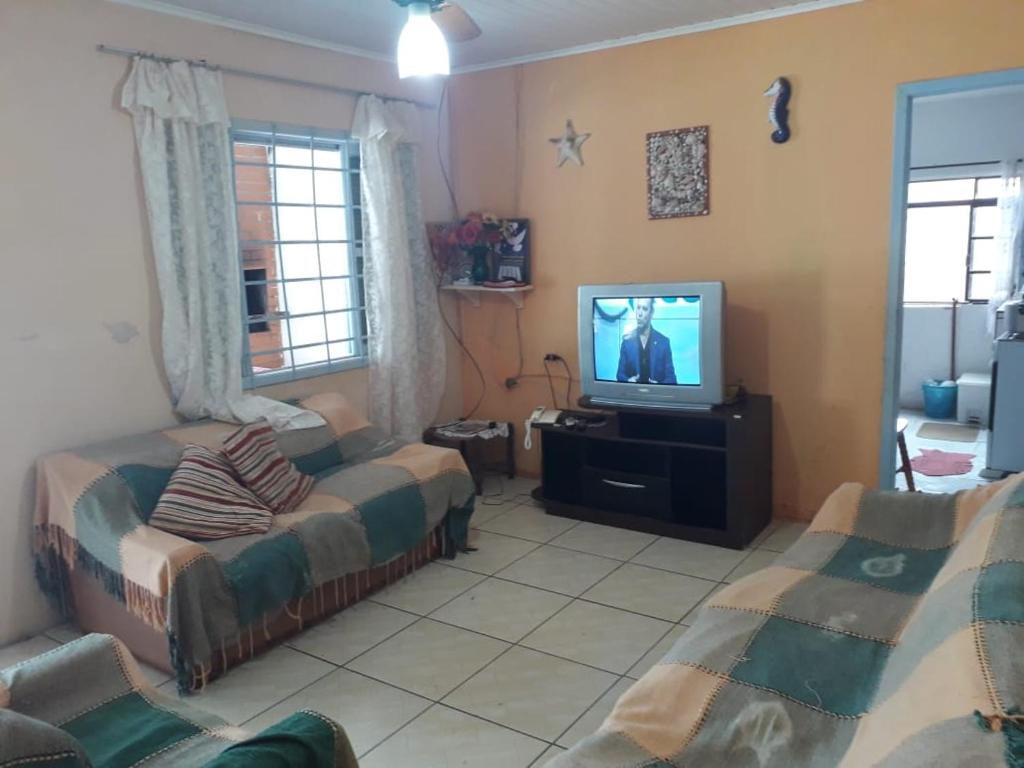  Casa de praia em Itapoá SC a 2 quadras da praia