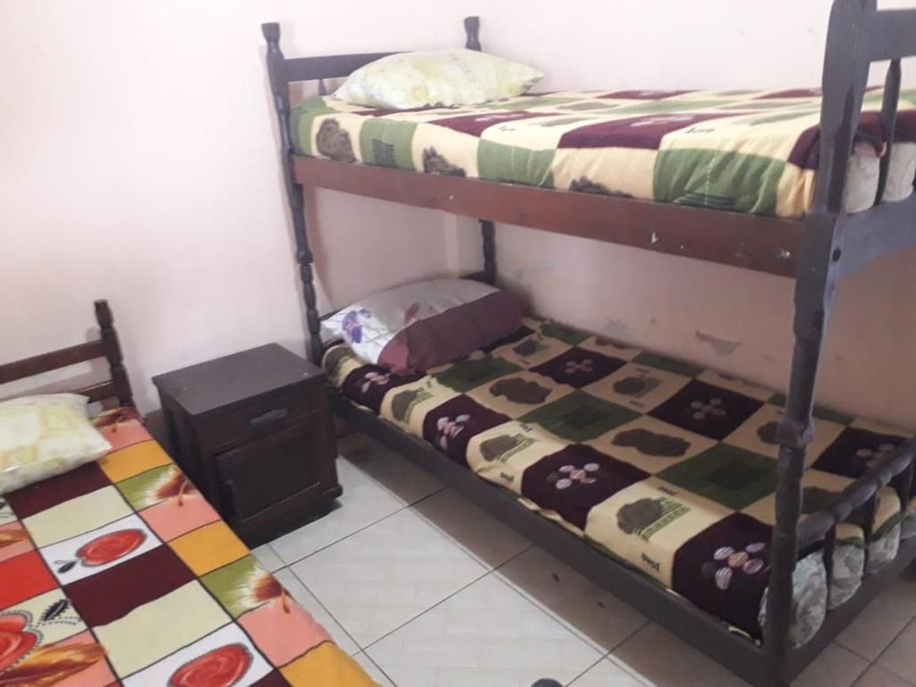  Casa de praia em Itapoá SC a 2 quadras da praia