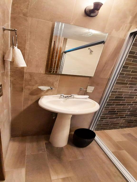 Koupelna v ubytování Hotel Suites La Fortuna