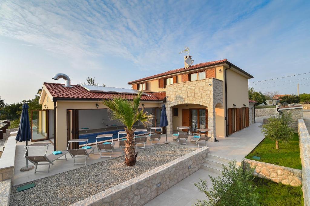 Gallery image of Villa Muskatel -with heated pool in Krk