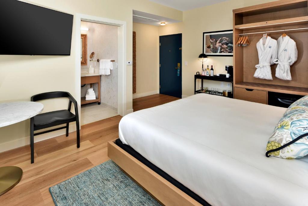 Inn At Rose's Landing - California King - Vista A La Ciudad