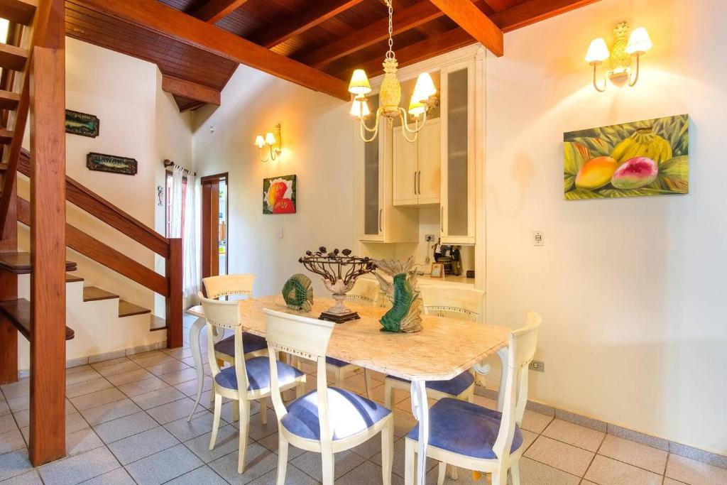  Sobrado a 50 metros da Praia do Tenorio