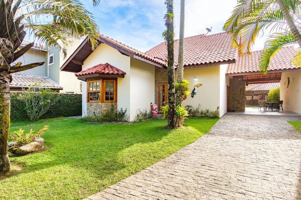  Sobrado a 50 metros da Praia do Tenorio