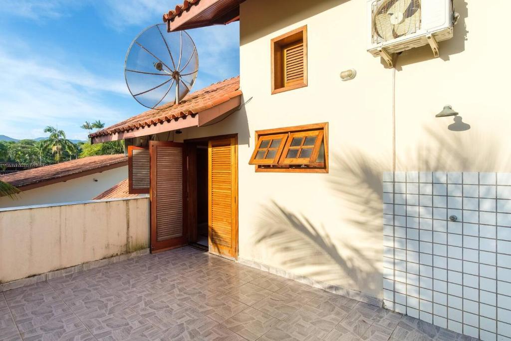  Sobrado a 50 metros da Praia do Tenorio