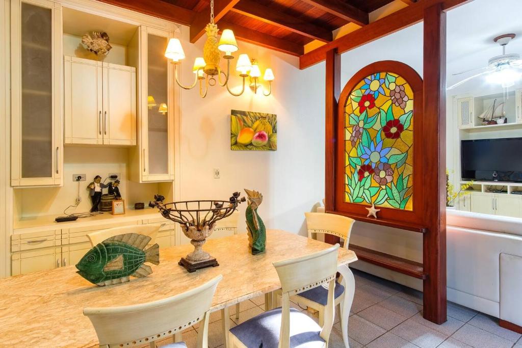  Sobrado a 50 metros da Praia do Tenorio