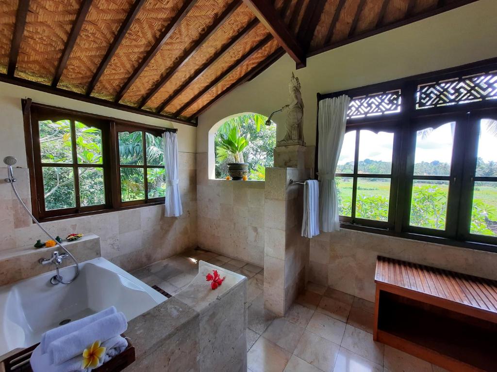 Koupelna v ubytování Alam Jiwa Ubud