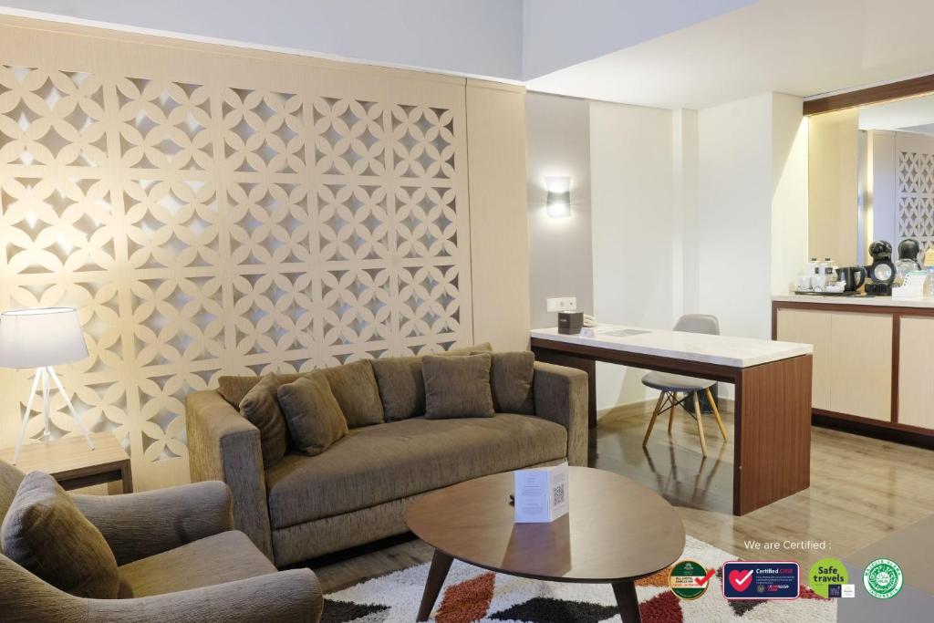 Posezení v ubytování KHAS Malioboro Hotel