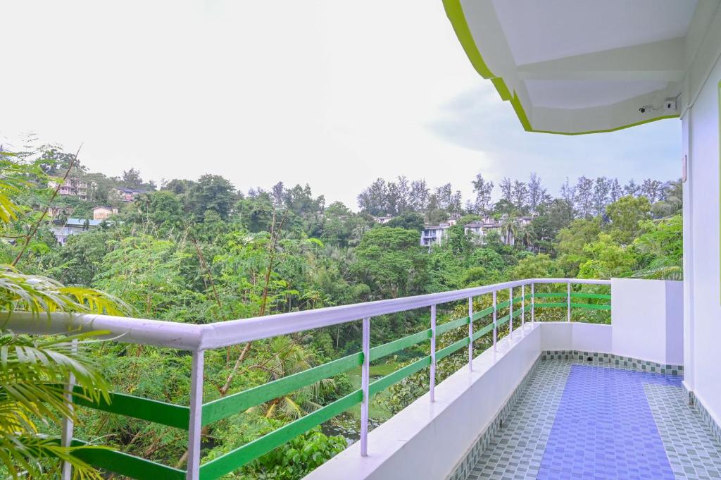Kanchans Nest I Rooms & Suites near Port Blair Airport 발코니 또는 테라스