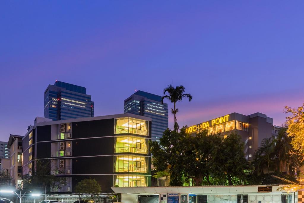 Ratchada Point Hotel - Resim 6