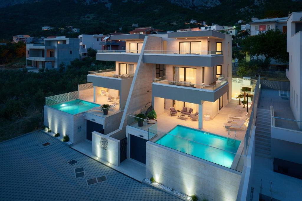 Bazén v ubytovaní Sun Spalato Villas alebo v jeho blízkosti