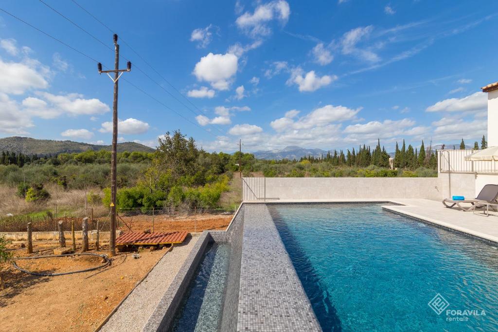 The swimming pool at or close to Son vivot