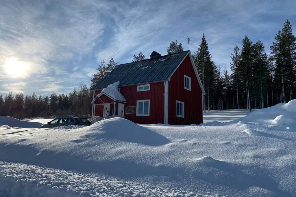 COZY Home with LAKE view-free WiFi - free SAUNA v zimě