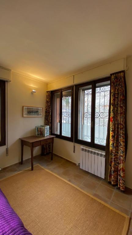 A bed or beds in a room at ARTISTICO - Artistic flat in front of GUGGENHEIM COLLECTION